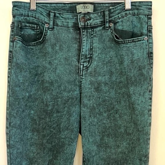 QVC LOGO TEAL GREEN ACID WASH MID RISE STRAIGHT CROPPED FRAYED JEANS SIZE 10 - Picture 2 of 9